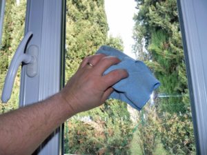 chiffons en microfibres pour les vitres
