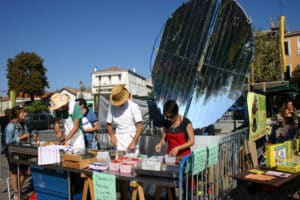 cuisson solaire mobile en attendant le restaurant solaire