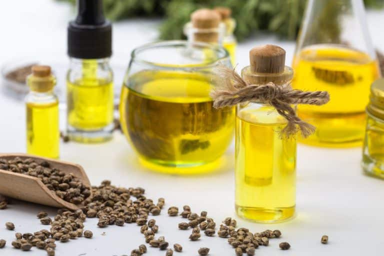 Graines de chanvre et huile de chanvre et Extrait d’huile de cannabis CBD